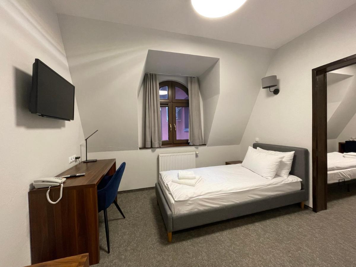 Hotel Red Ostrowiec Świętokrzyski Extérieur photo