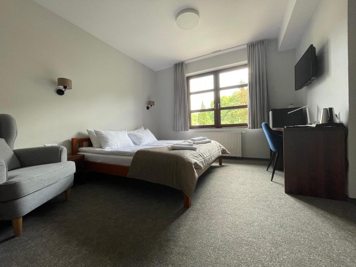 Hotel Red Ostrowiec Świętokrzyski Extérieur photo