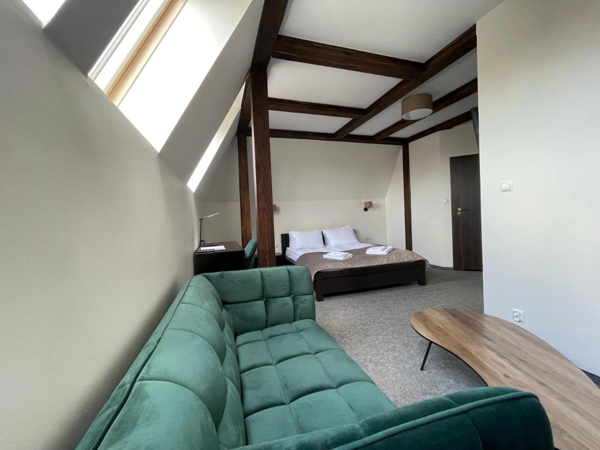 Hotel Red Ostrowiec Świętokrzyski Extérieur photo