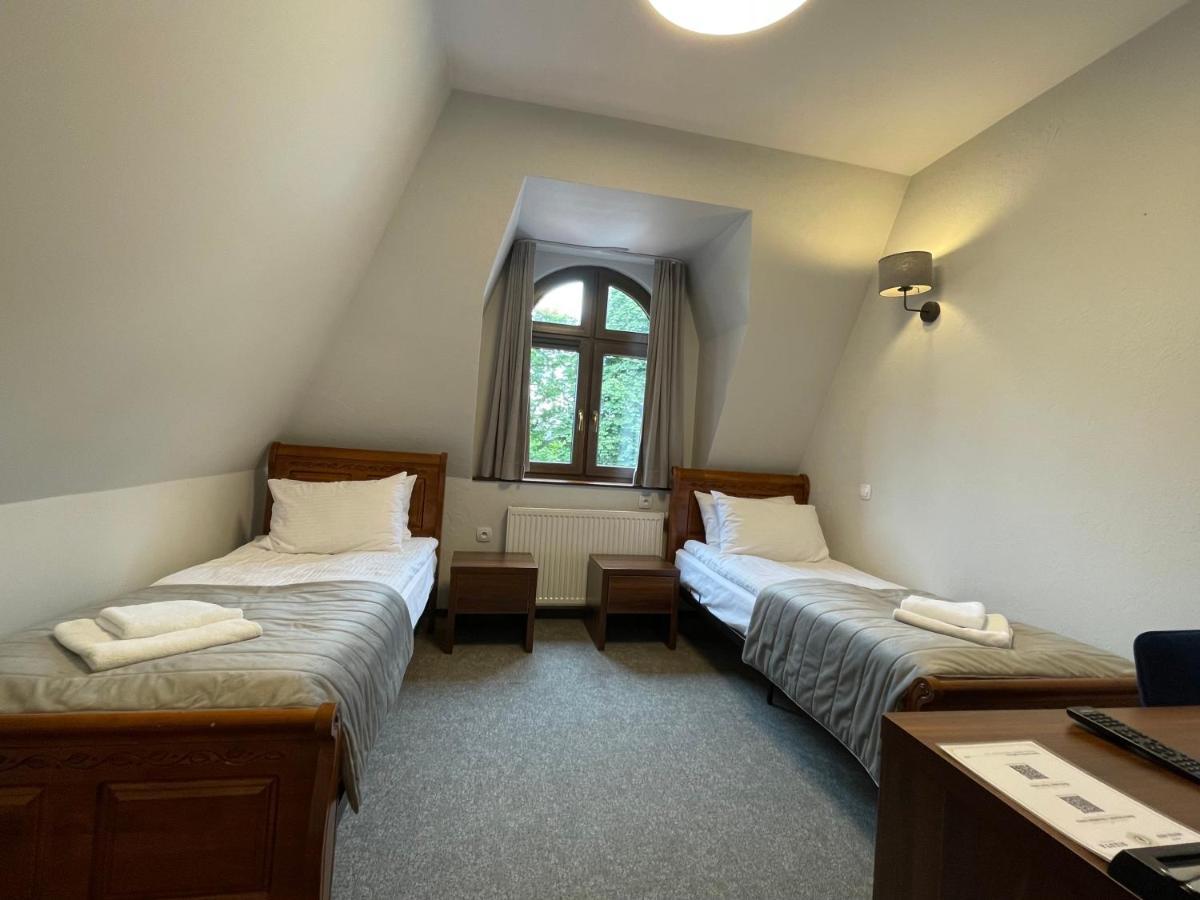 Hotel Red Ostrowiec Świętokrzyski Extérieur photo