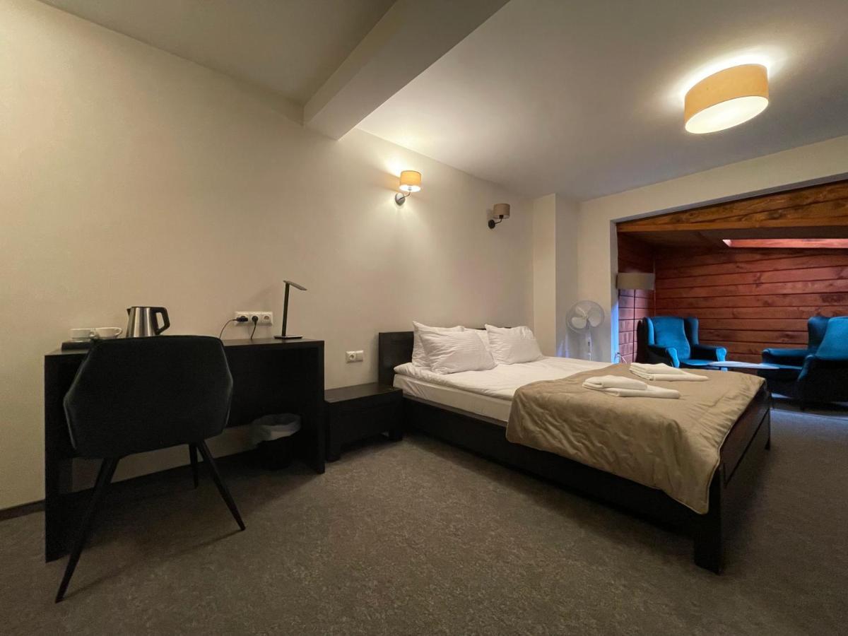Hotel Red Ostrowiec Świętokrzyski Extérieur photo