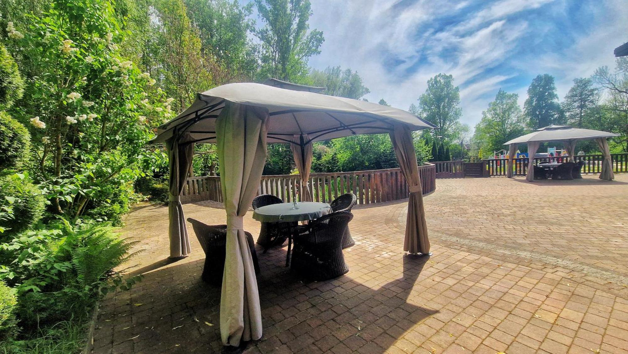 Hotel Red Ostrowiec Świętokrzyski Extérieur photo